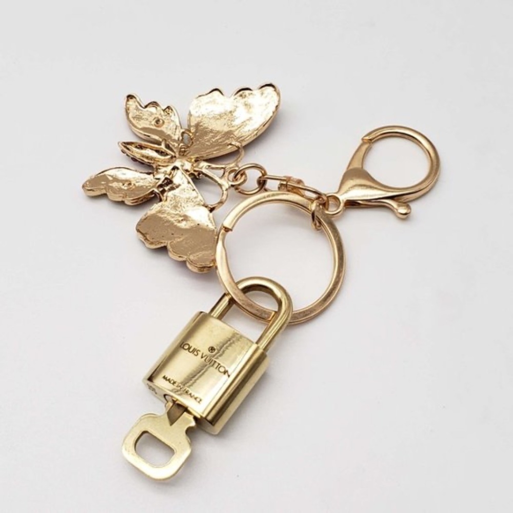 Louis Vuitton Gold Lock 🔒 Authentic LV Key + Unbranded Butterfly Bag Charm - Picture 4 of 9